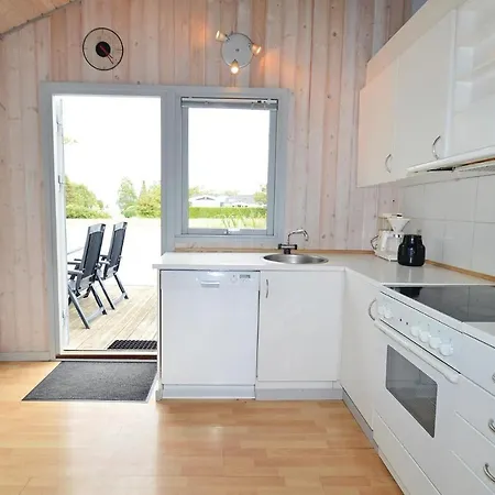 Awesome Home In Karrebaeksminde With Sauna בית נופש