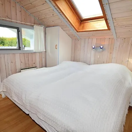 Awesome Home In Karrebaeksminde With Sauna בית נופש Karrebæksminde