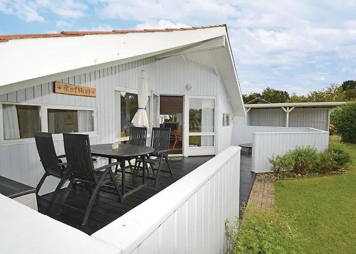 - 06 Karrebæksminde